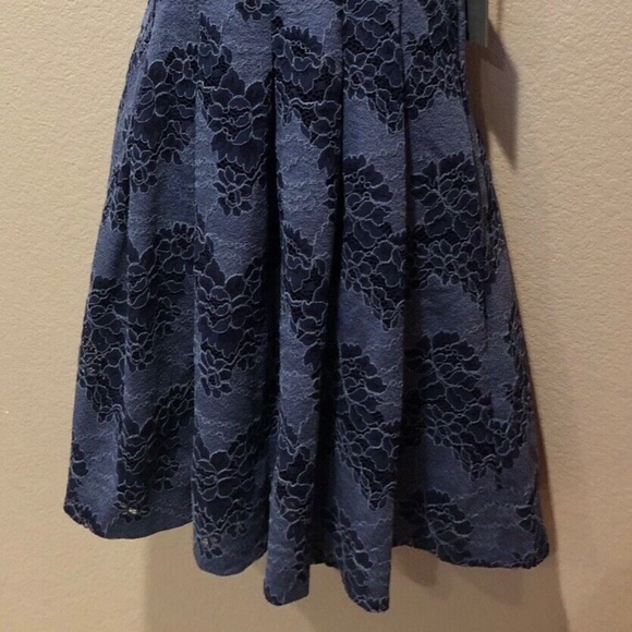 Vince Camuto Women's Navy Blue Floral Lace Sleeveless Lined Dress Size 6 - Picture 4 of 13